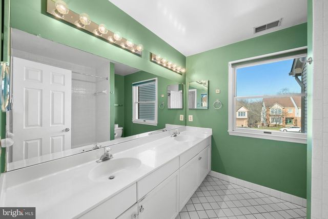 3402 WALNUT HILL CT, Falls Church, VA 22042