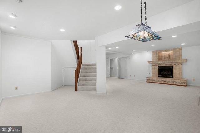 3402 WALNUT HILL CT, Falls Church, VA 22042