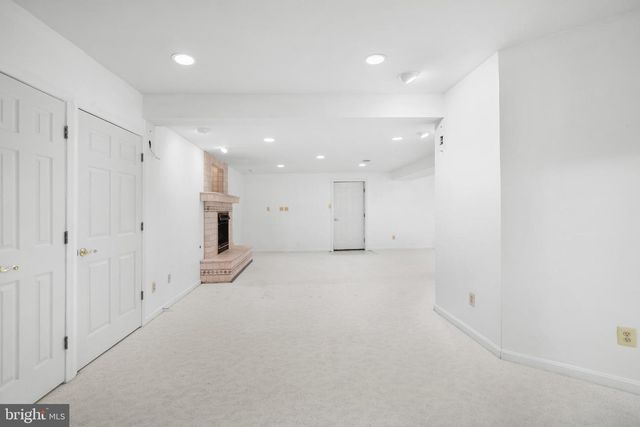 3402 WALNUT HILL CT, Falls Church, VA 22042