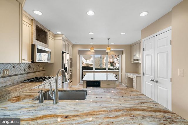 3402 WALNUT HILL CT, Falls Church, VA 22042