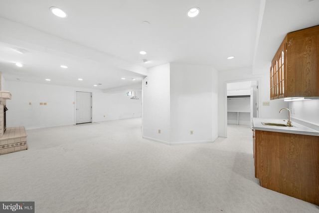 3402 WALNUT HILL CT, Falls Church, VA 22042