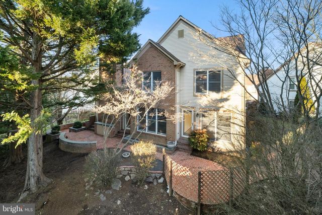 3402 WALNUT HILL CT, Falls Church, VA 22042