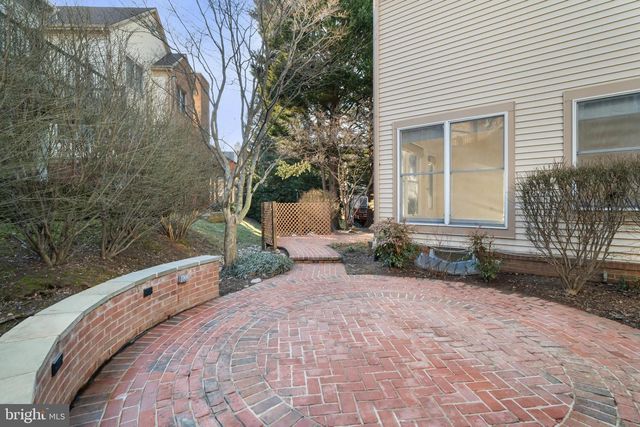 3402 WALNUT HILL CT, Falls Church, VA 22042