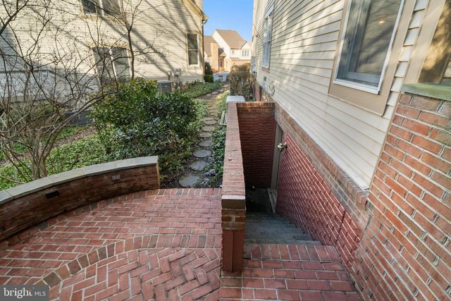 3402 WALNUT HILL CT, Falls Church, VA 22042
