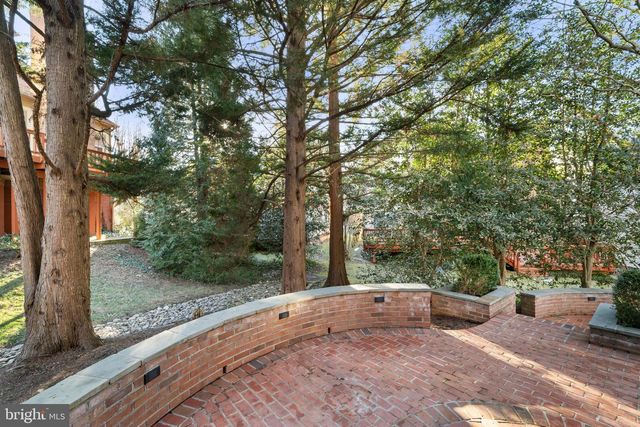 3402 WALNUT HILL CT, Falls Church, VA 22042