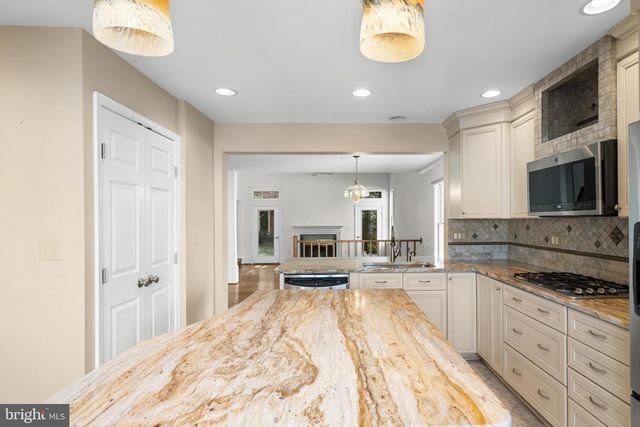 3402 WALNUT HILL CT, Falls Church, VA 22042