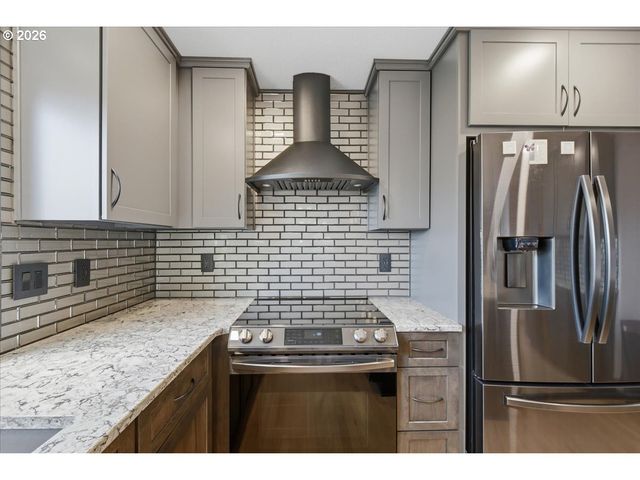 744 E HERITAGE Loop, La Center, WA 98629