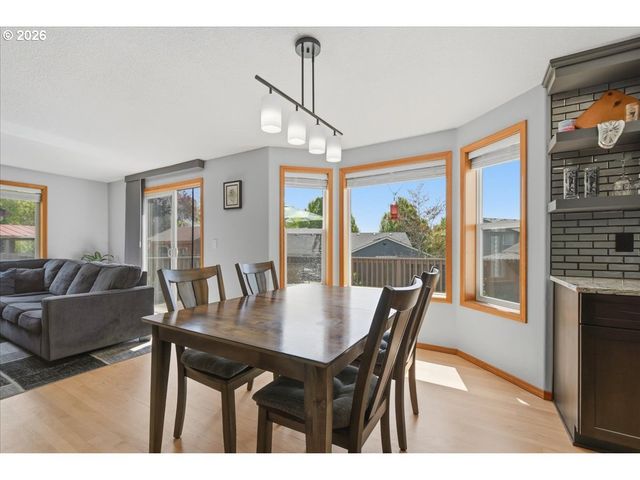 744 E HERITAGE Loop, La Center, WA 98629