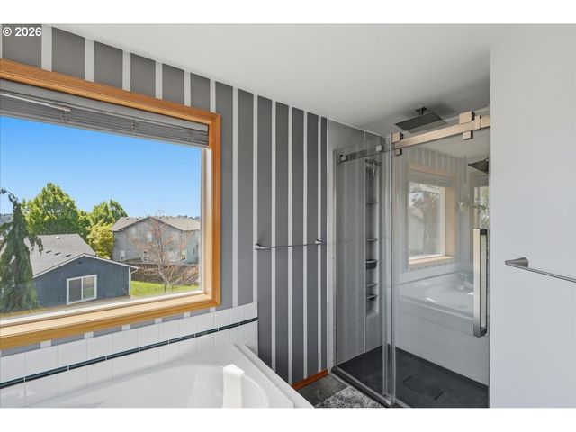 744 E HERITAGE Loop, La Center, WA 98629