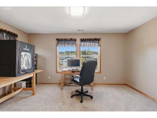 744 E HERITAGE Loop, La Center, WA 98629