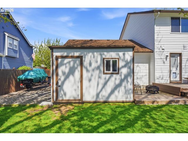 744 E HERITAGE Loop, La Center, WA 98629