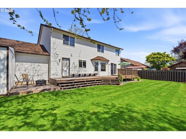 744 E HERITAGE Loop, La Center, WA 98629