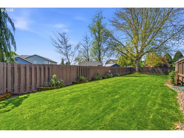 744 E HERITAGE Loop, La Center, WA 98629