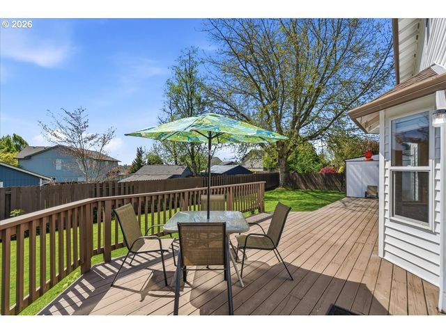 744 E HERITAGE Loop, La Center, WA 98629