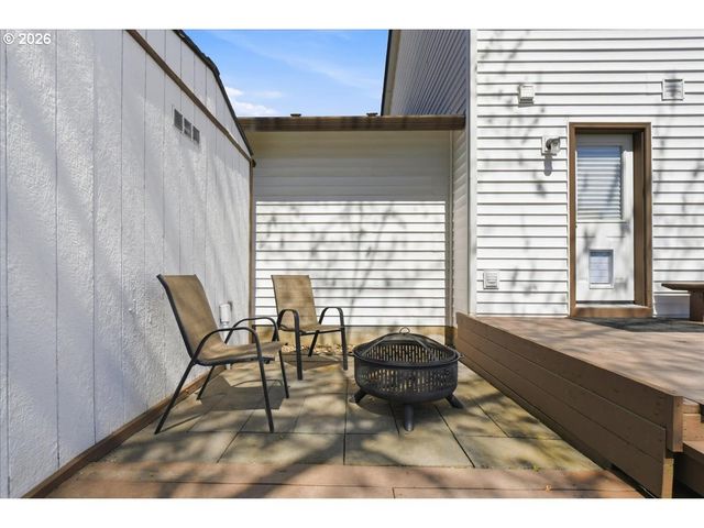 744 E HERITAGE Loop, La Center, WA 98629