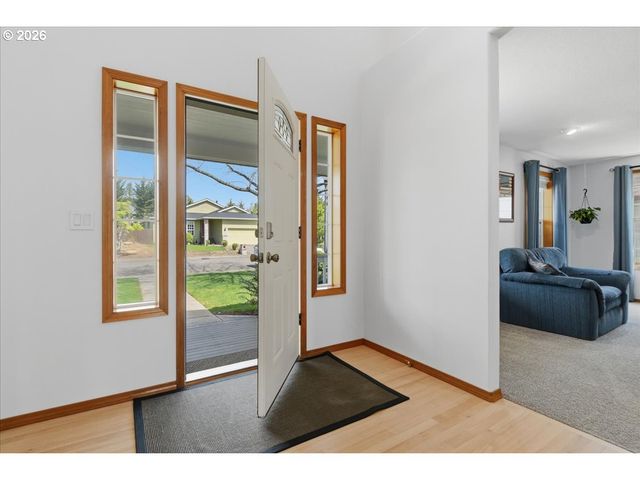 744 E HERITAGE Loop, La Center, WA 98629