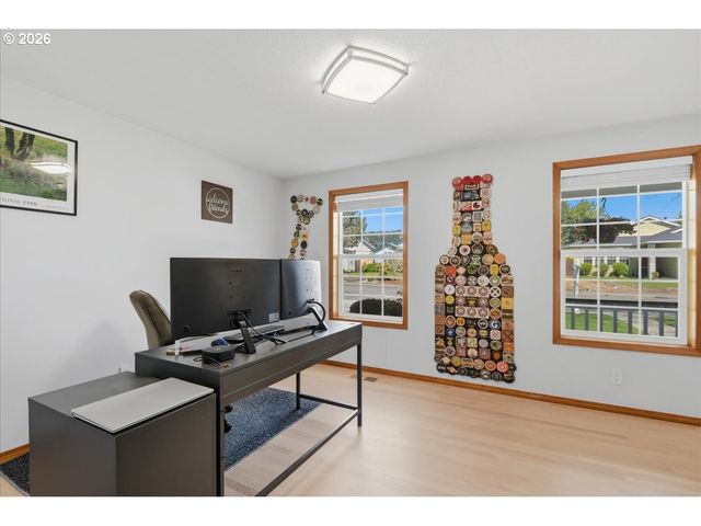 744 E HERITAGE Loop, La Center, WA 98629