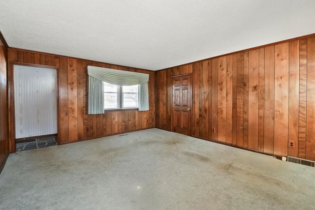 1148 E Woodland Street, Springfield, MO 65807