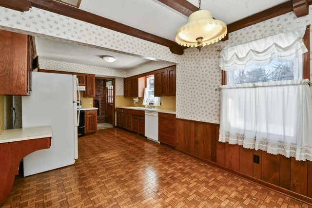 1148 E Woodland Street, Springfield, MO 65807