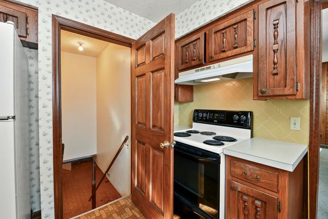 1148 E Woodland Street, Springfield, MO 65807