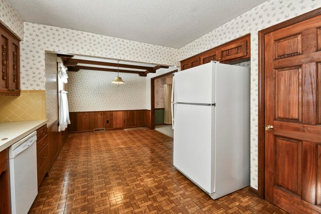 1148 E Woodland Street, Springfield, MO 65807