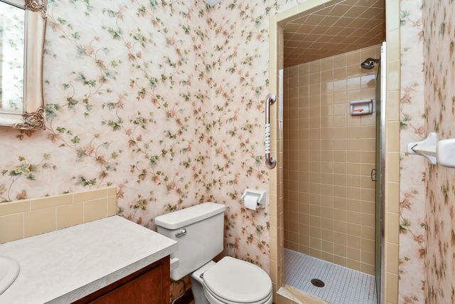 1148 E Woodland Street, Springfield, MO 65807