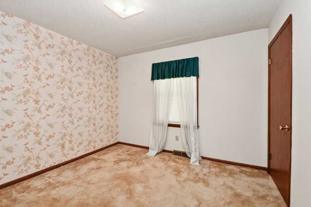 1148 E Woodland Street, Springfield, MO 65807