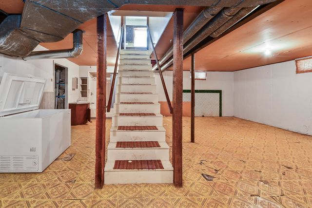 1148 E Woodland Street, Springfield, MO 65807