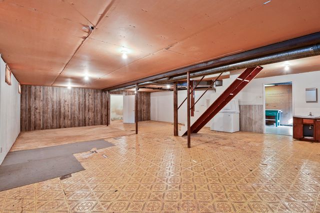 1148 E Woodland Street, Springfield, MO 65807