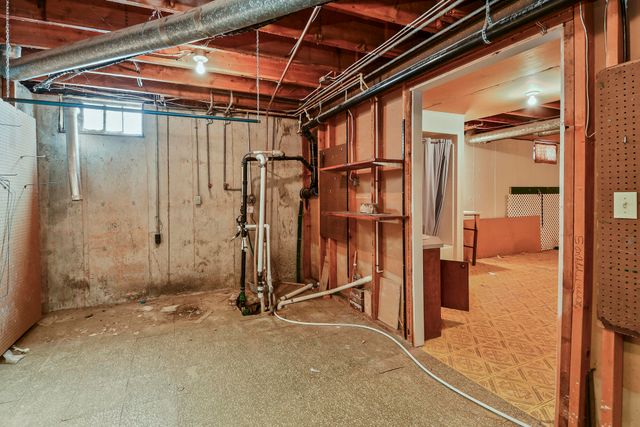 1148 E Woodland Street, Springfield, MO 65807