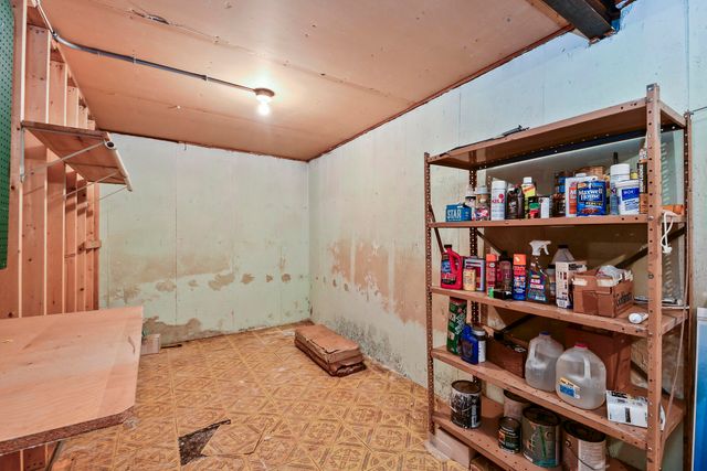 1148 E Woodland Street, Springfield, MO 65807