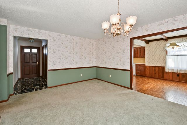 1148 E Woodland Street, Springfield, MO 65807