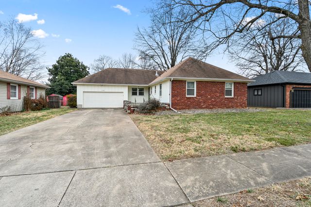 1148 E Woodland Street, Springfield, MO 65807
