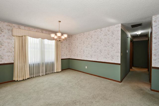 1148 E Woodland Street, Springfield, MO 65807