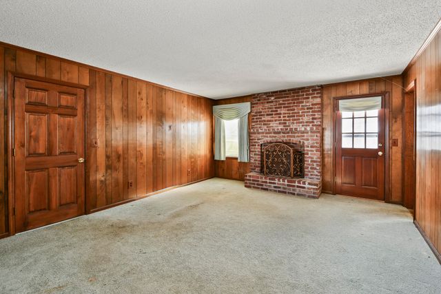 1148 E Woodland Street, Springfield, MO 65807