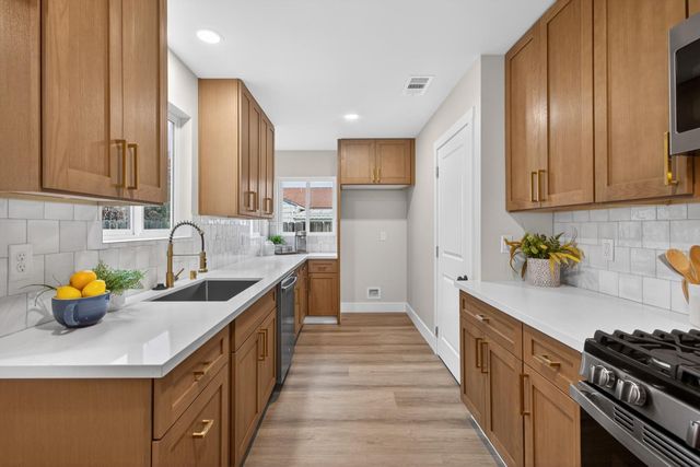 3241 Northwood, Sacramento, CA 95821