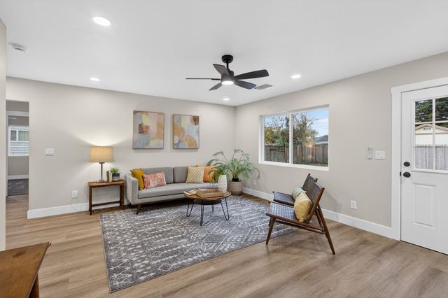 3241 Northwood, Sacramento, CA 95821