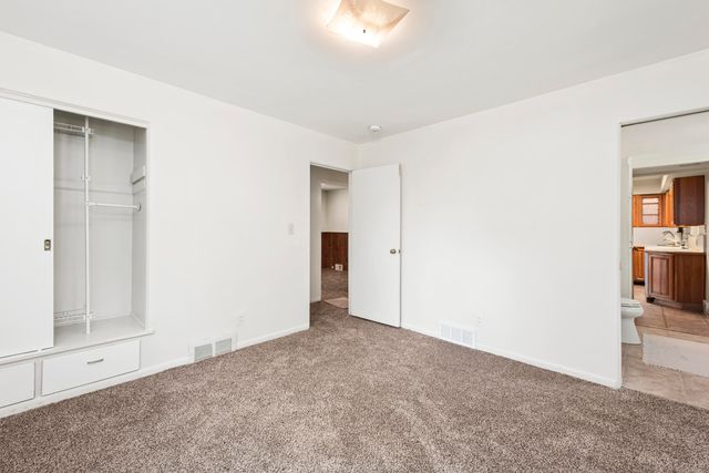 219 Ottawa Drive, Troy, MI 48085