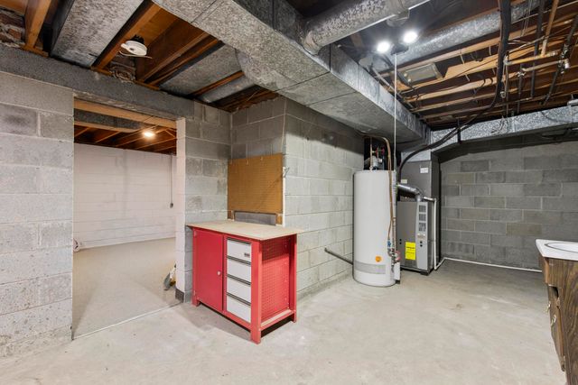 219 Ottawa Drive, Troy, MI 48085