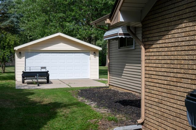 219 Ottawa Drive, Troy, MI 48085