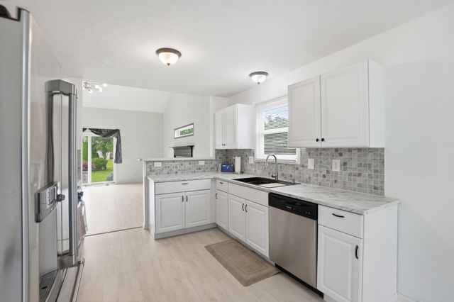 321 Amber Light Circle, Delaware, OH 43015