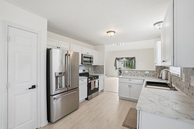321 Amber Light Circle, Delaware, OH 43015