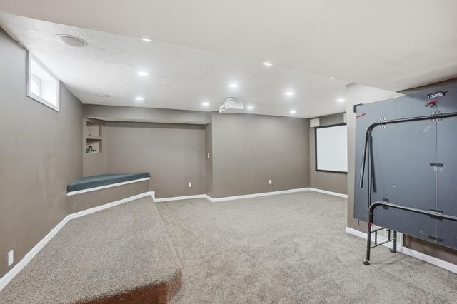 321 Amber Light Circle, Delaware, OH 43015