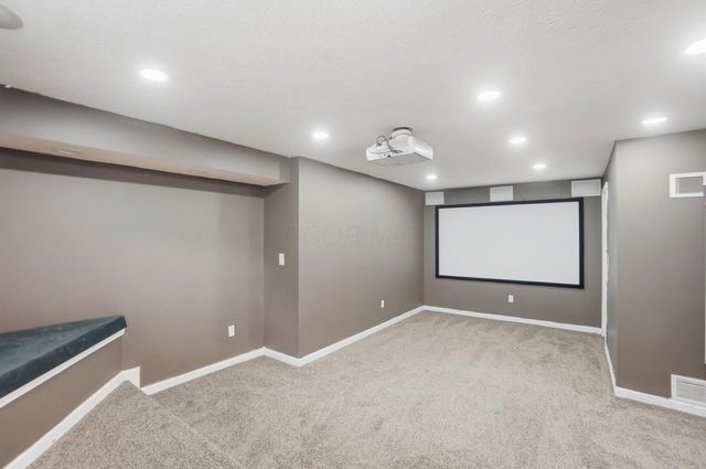 321 Amber Light Circle, Delaware, OH 43015