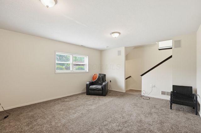321 Amber Light Circle, Delaware, OH 43015