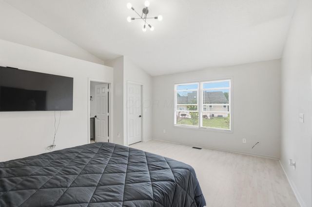 321 Amber Light Circle, Delaware, OH 43015