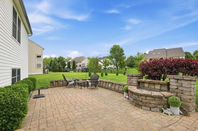 321 Amber Light Circle, Delaware, OH 43015