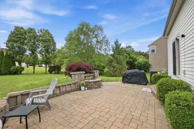 321 Amber Light Circle, Delaware, OH 43015