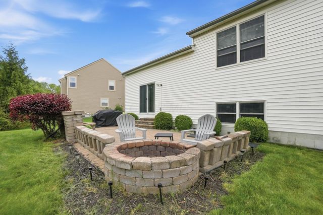 321 Amber Light Circle, Delaware, OH 43015