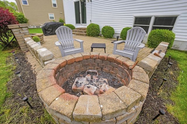 321 Amber Light Circle, Delaware, OH 43015